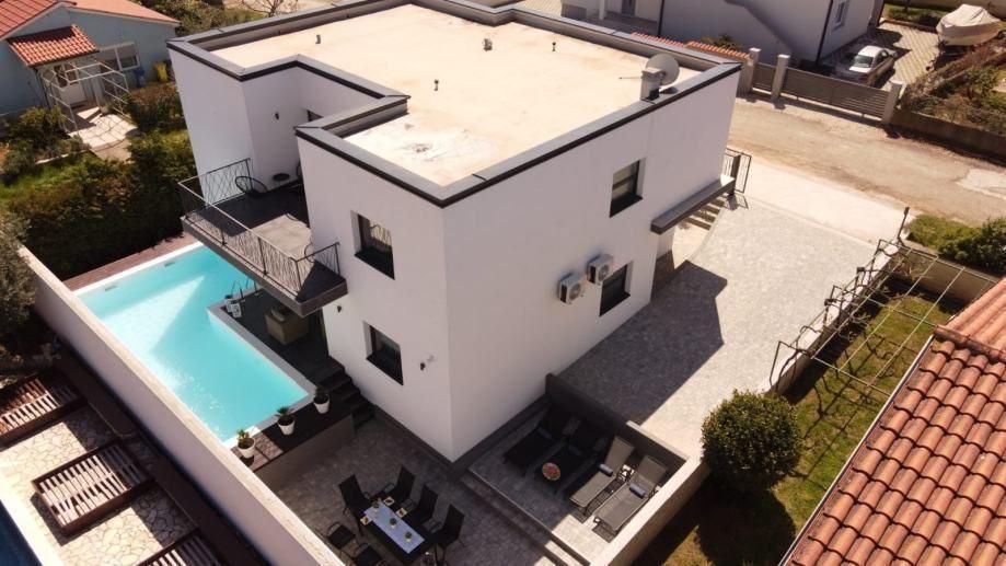 Villa in Pula, Croatia, 255 m² - picture 2