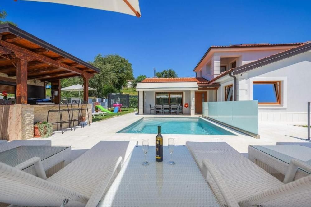 Villa à Brtonigla, Croatie, 203 m² - image 2