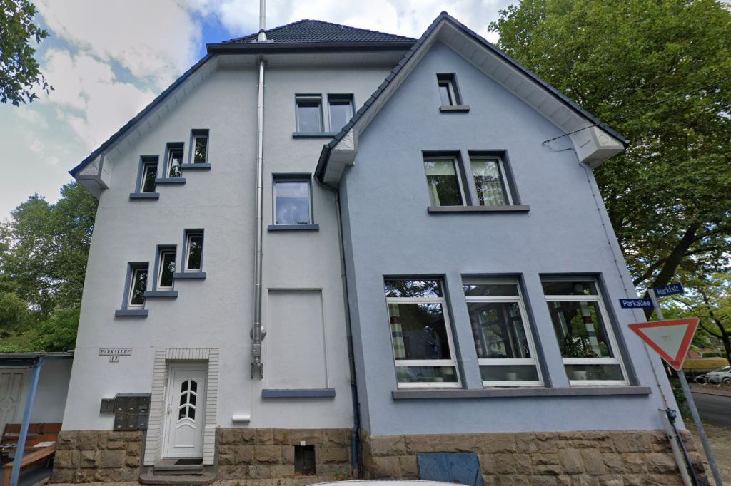 Commercial apartment building in Oberhausen, Germany, 2 037 m² - picture 1