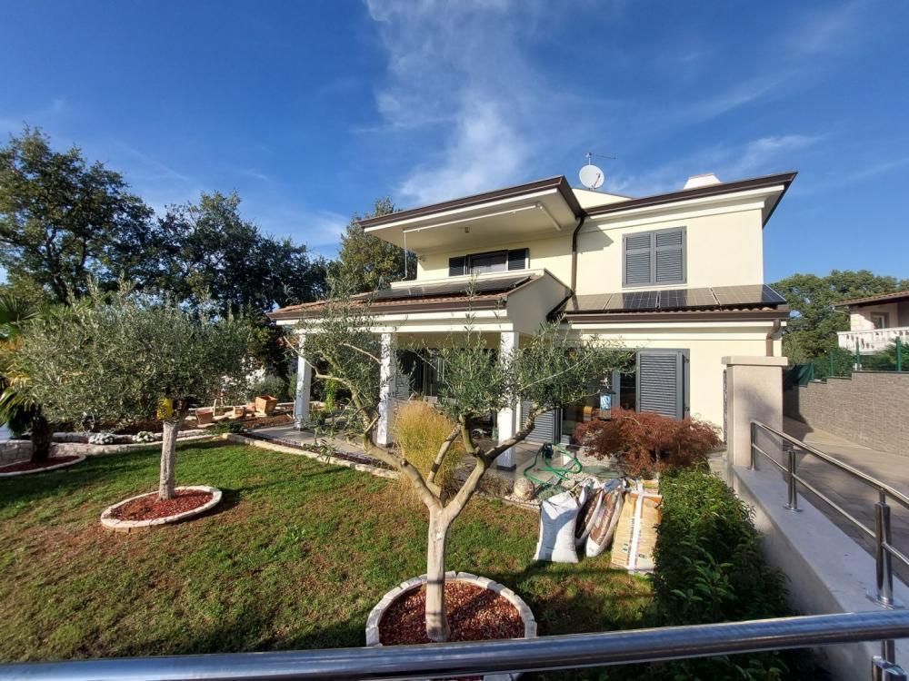 Villa in Rovinj, Croatia, 390 m² - picture 2