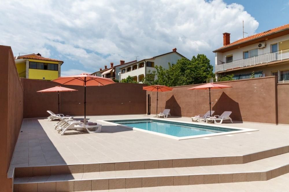 Hotel en Pula, Croacia, 415 m² - imagen 2