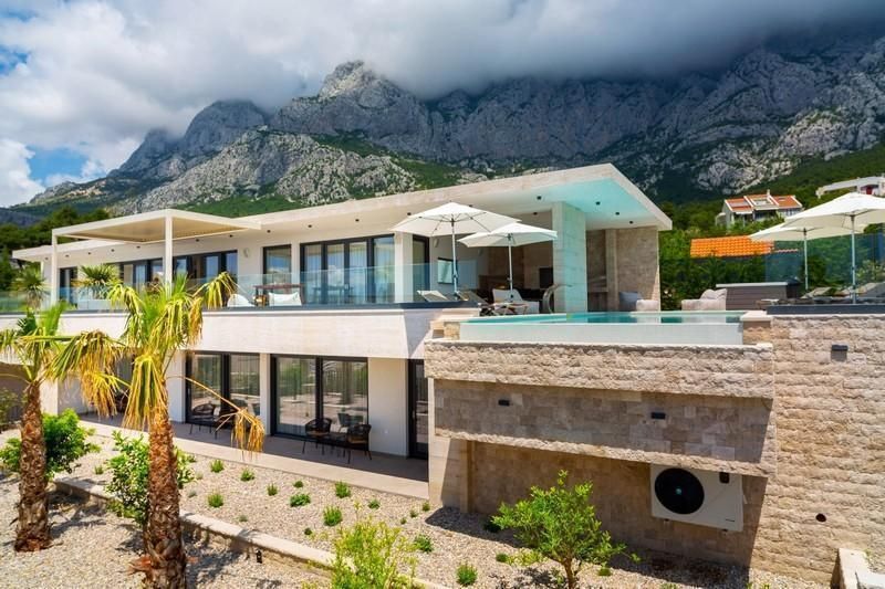 Villa in Makarska, Croatia, 409 m² - picture 1