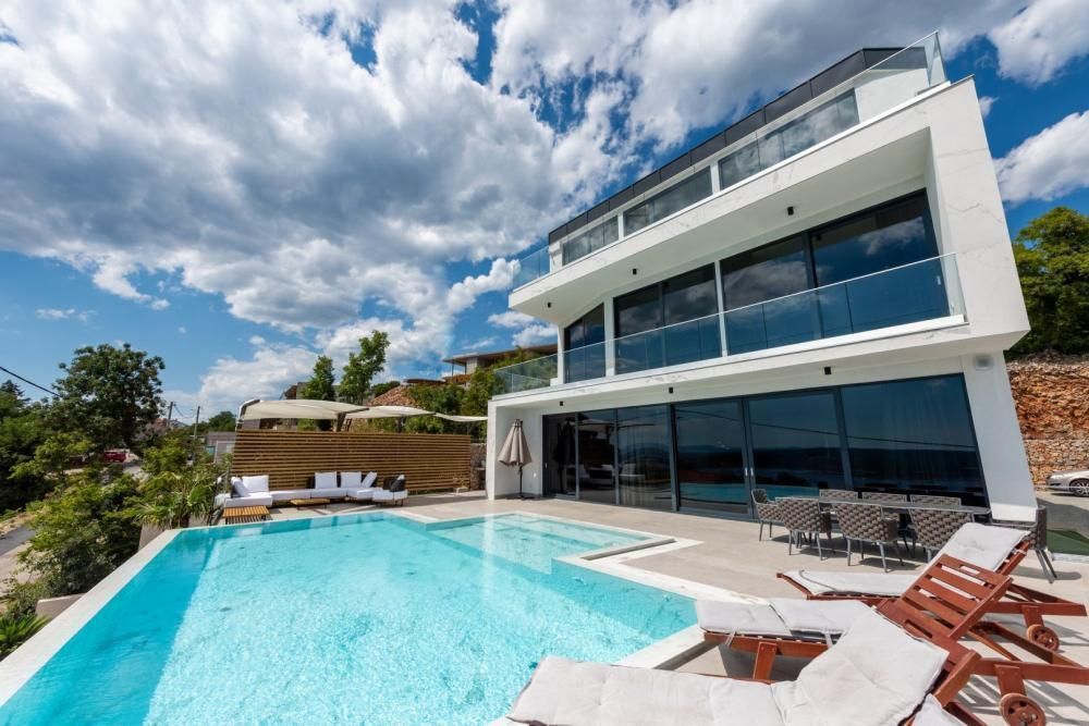Villa à Crikvenica, Croatie, 300 m² - image 2