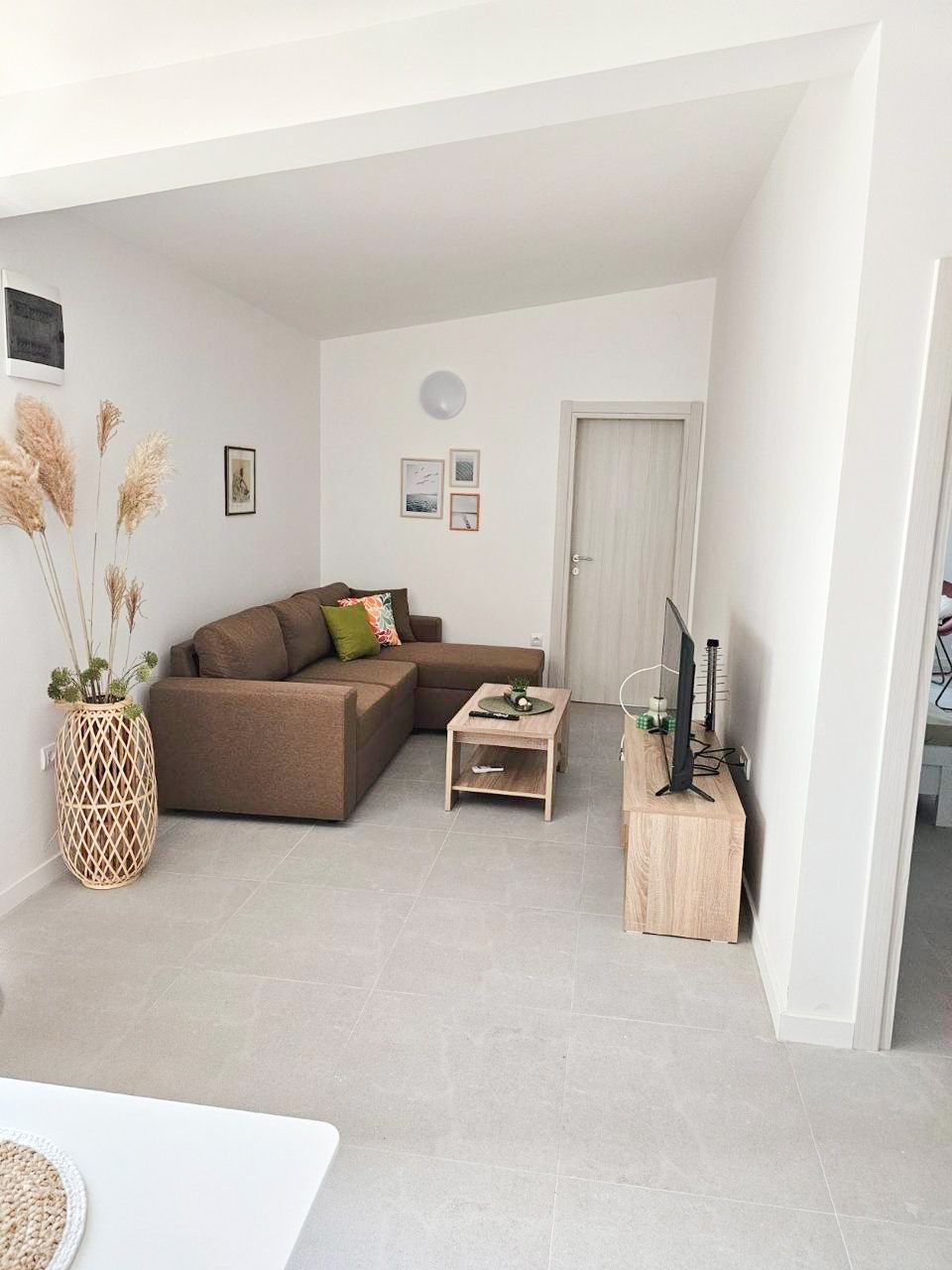 Haus in Bar, Montenegro, 100 m² - Foto 1