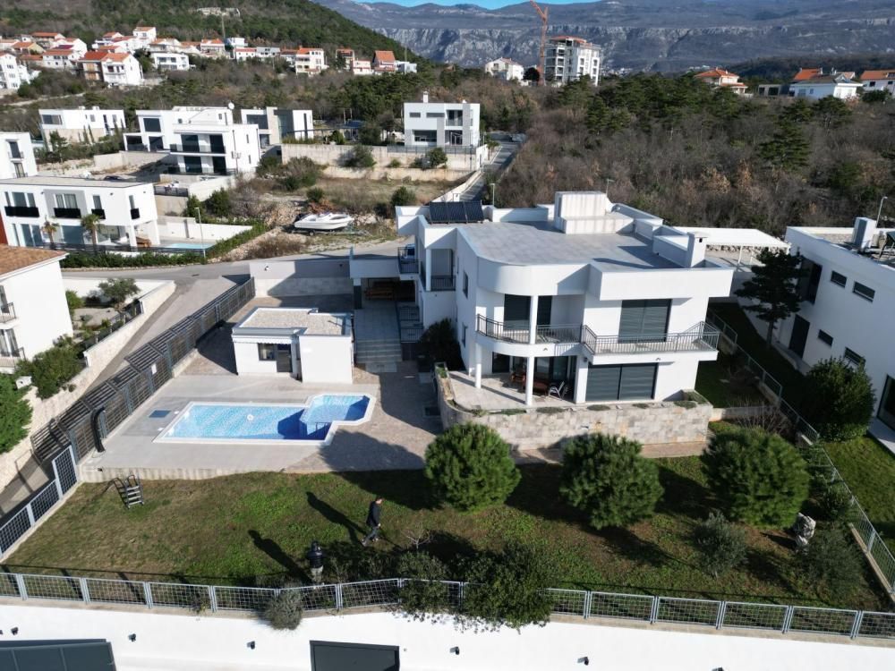 Villa à Crikvenica, Croatie, 390 m² - image 2