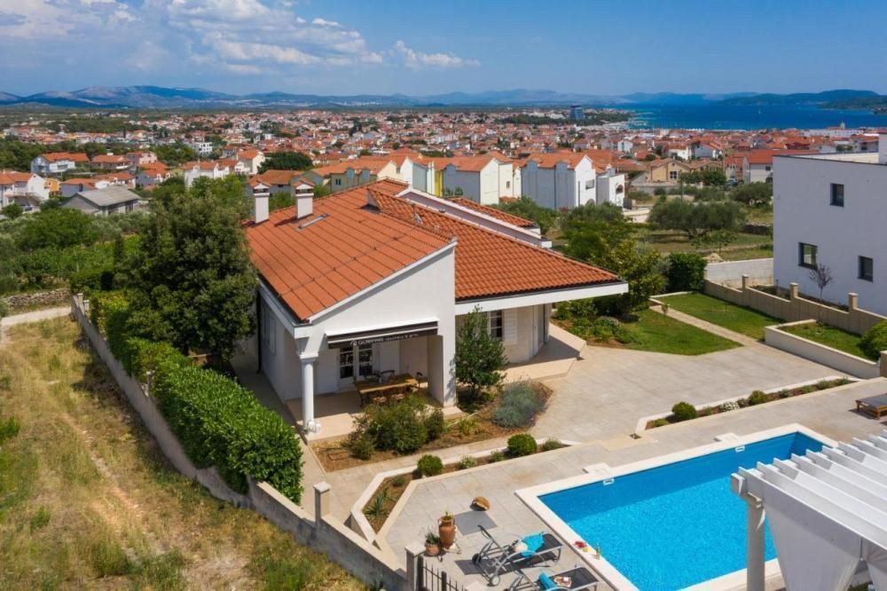 Villa en Vodice, Croacia, 250 m² - imagen 2
