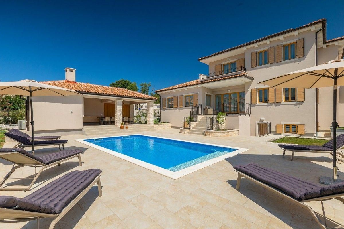 Villa à Rovinj, Croatie, 438 m² - image 2