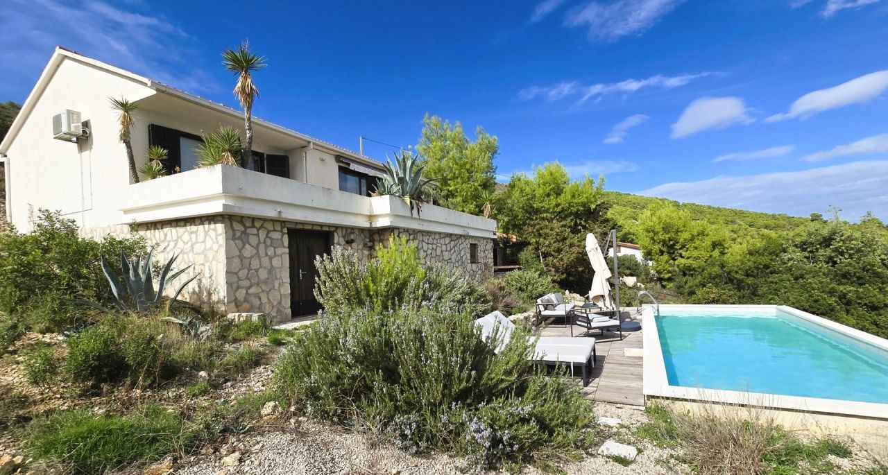 Villa sur Vis, Croatie, 120 m² - image 1