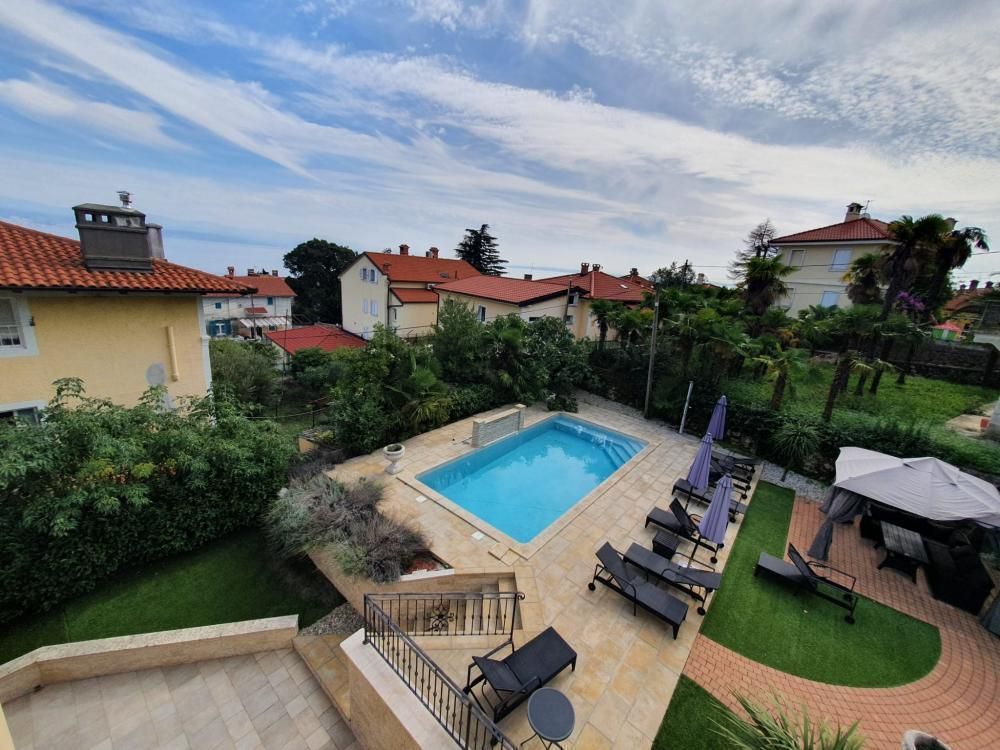 Villa en Lovran, Croacia, 600 m² - imagen 3