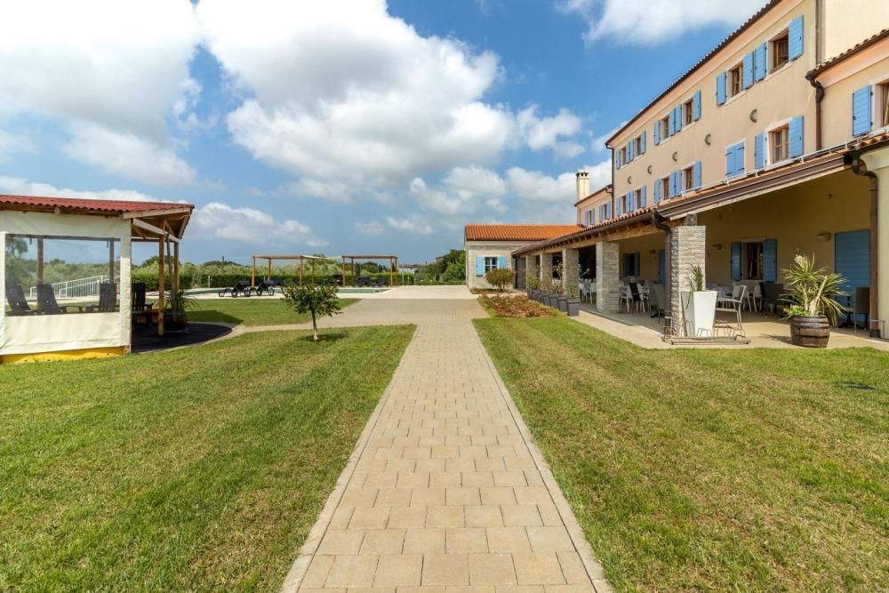 Hotel en Pula, Croacia, 900 m² - imagen 3