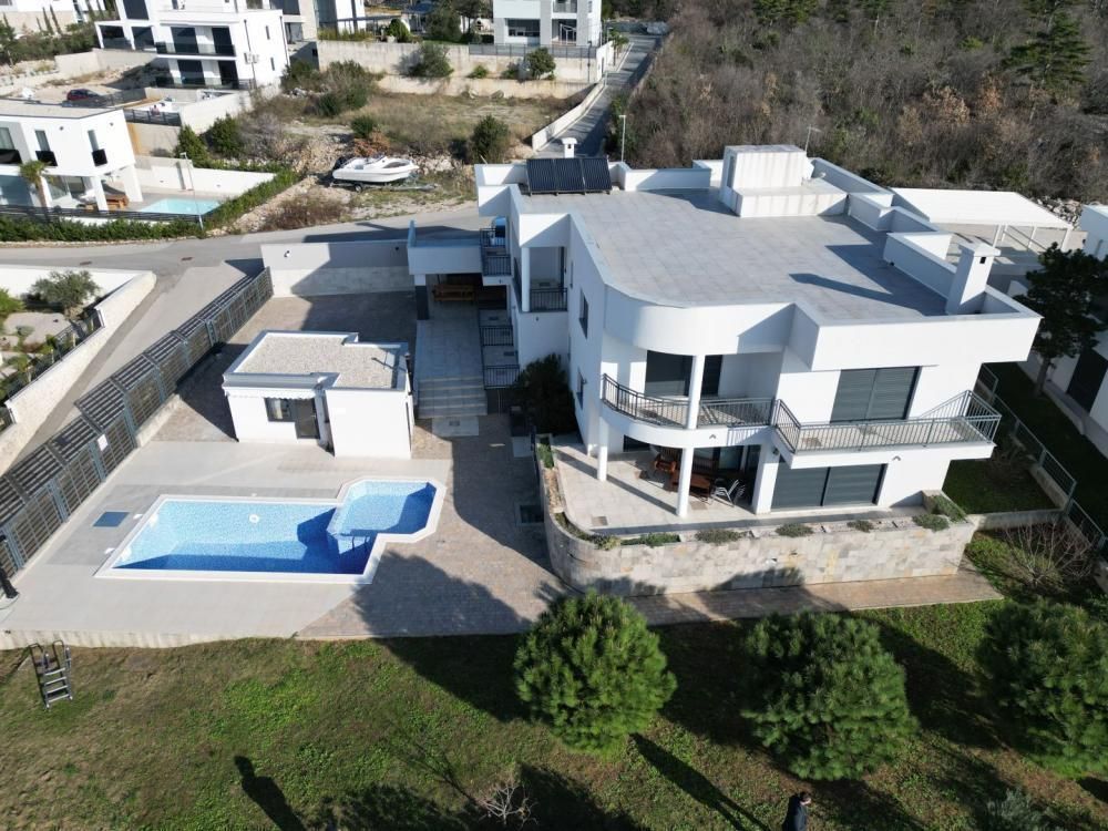 Villa à Crikvenica, Croatie, 390 m² - image 3