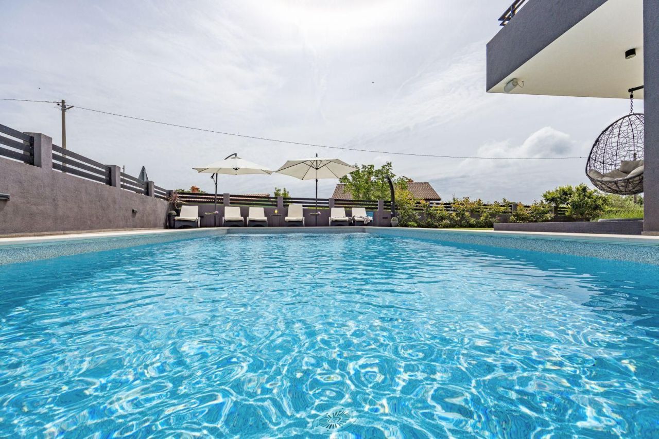 Villa Krnica,Marčana, Croacia, 238 m² - imagen 3