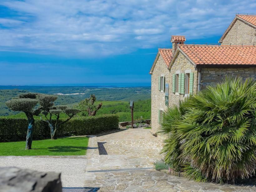 Hôtel à Buje, Croatie, 240 m² - image 4