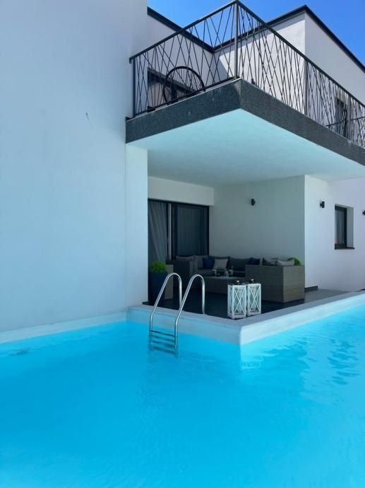 Villa in Pula, Croatia, 255 m² - picture 4