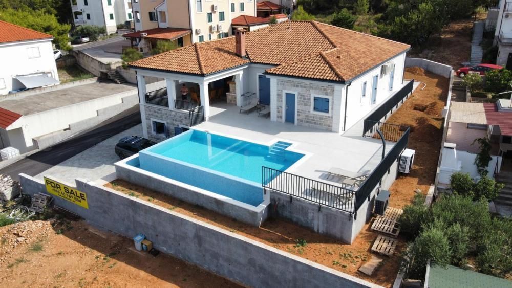 Villa Jelsa, Croacia, 230 m² - imagen 4