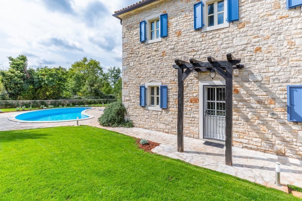 Villa in Tinjan, Croatia - picture 5