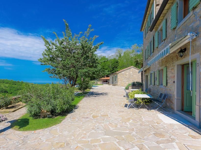 Hôtel à Buje, Croatie, 240 m² - image 5