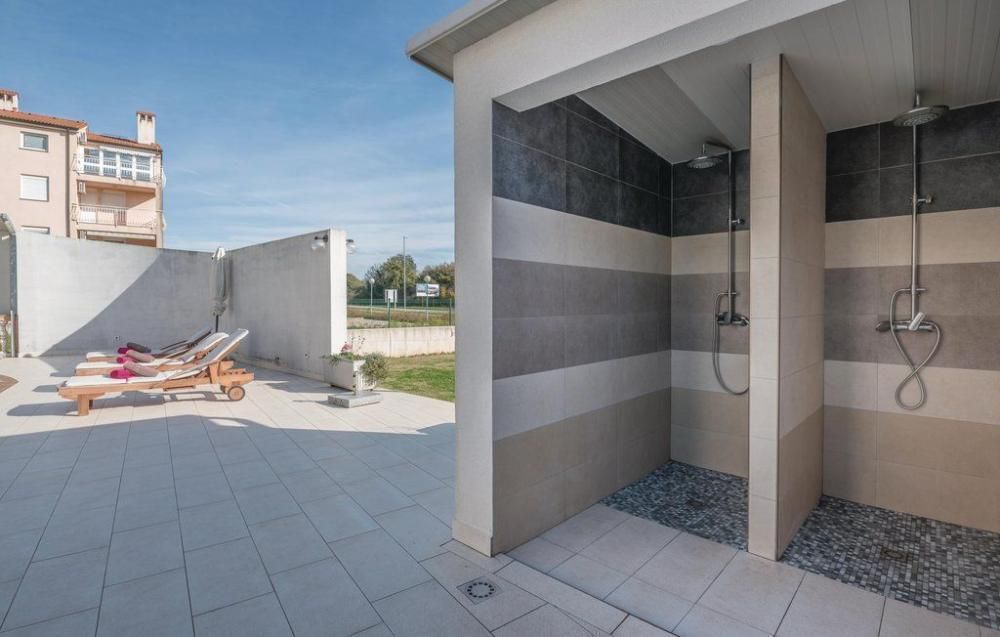 Villa in Pula, Croatia, 565 m² - picture 6