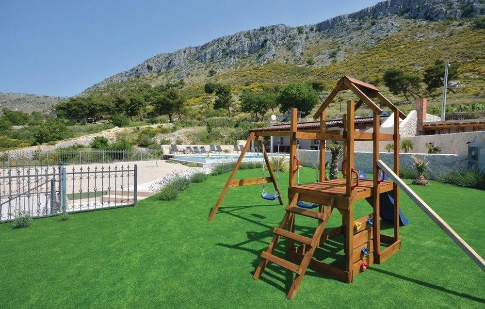 Villa in Split, Croatia, 480 m² - picture 7