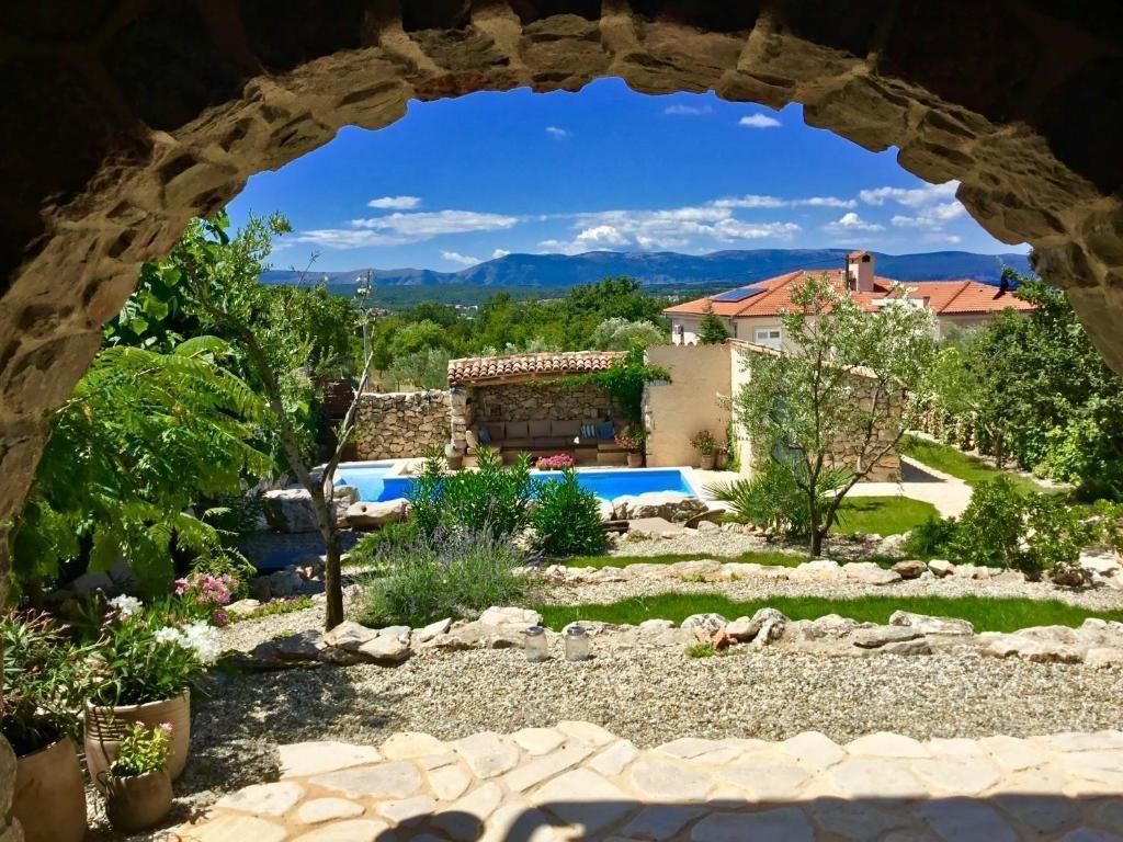 Villa in Malinska-Dubasnica, Croatia, 260 m² - picture 7