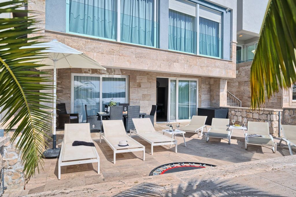 Villa on Ciovo, Croatia, 300 m² - picture 7