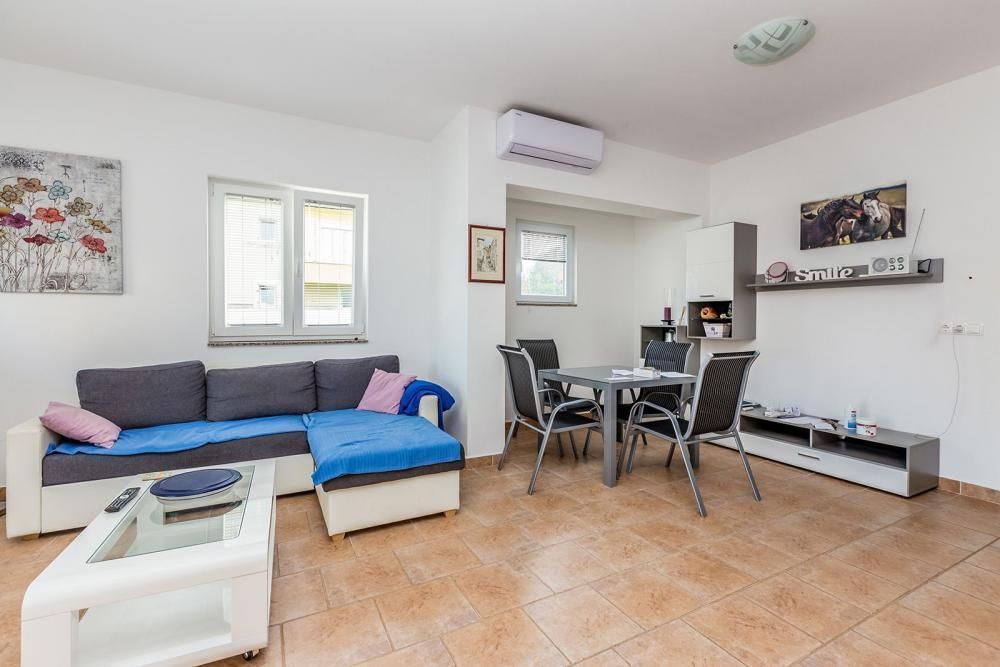 Villa in Malinska-Dubasnica, Croatia, 456 m² - picture 8