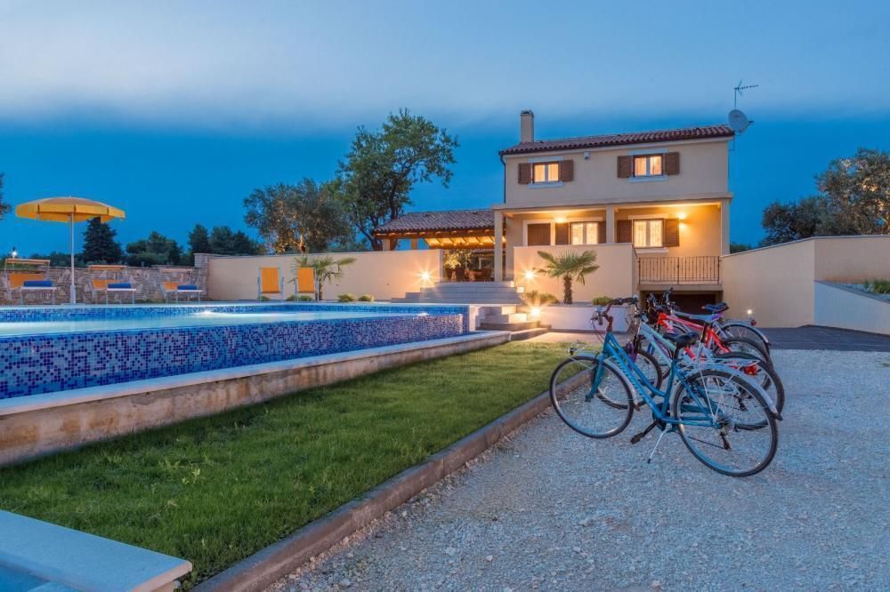 Villa à Fažana, Croatie, 180 m² - image 8