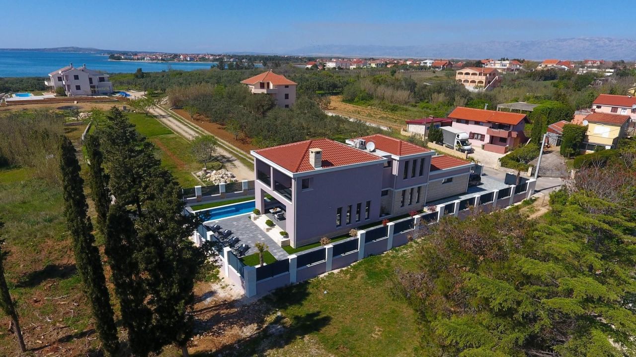 Villa in Privlaka, Croatia, 250 m² - picture 8