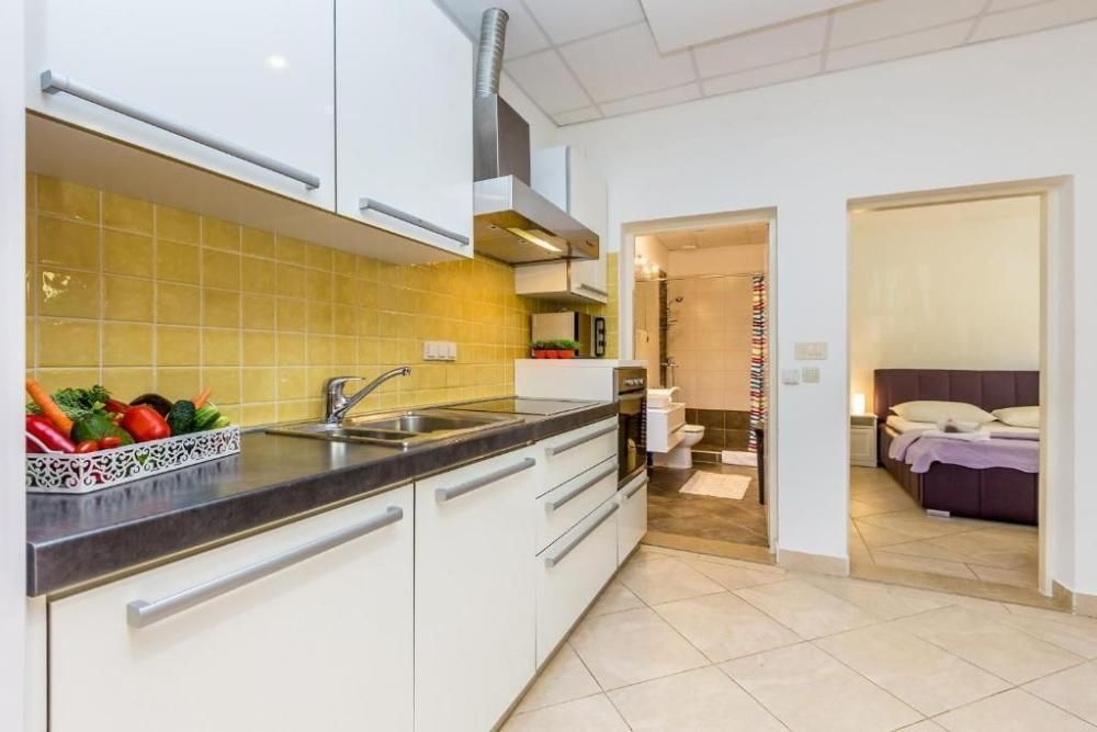 Hotel in Malinska-Dubasnica, Croatia, 681 m² - picture 9