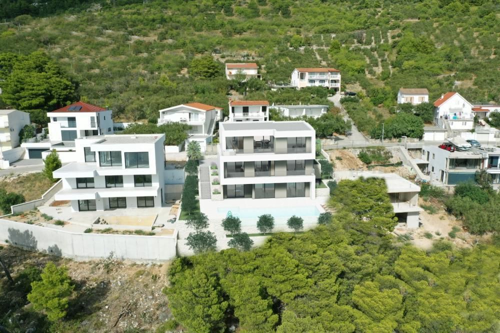 Villa Brela, Croatie, 302 m² - image 9