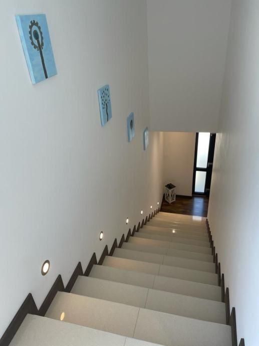 Villa in Pula, Croatia, 255 m² - picture 11