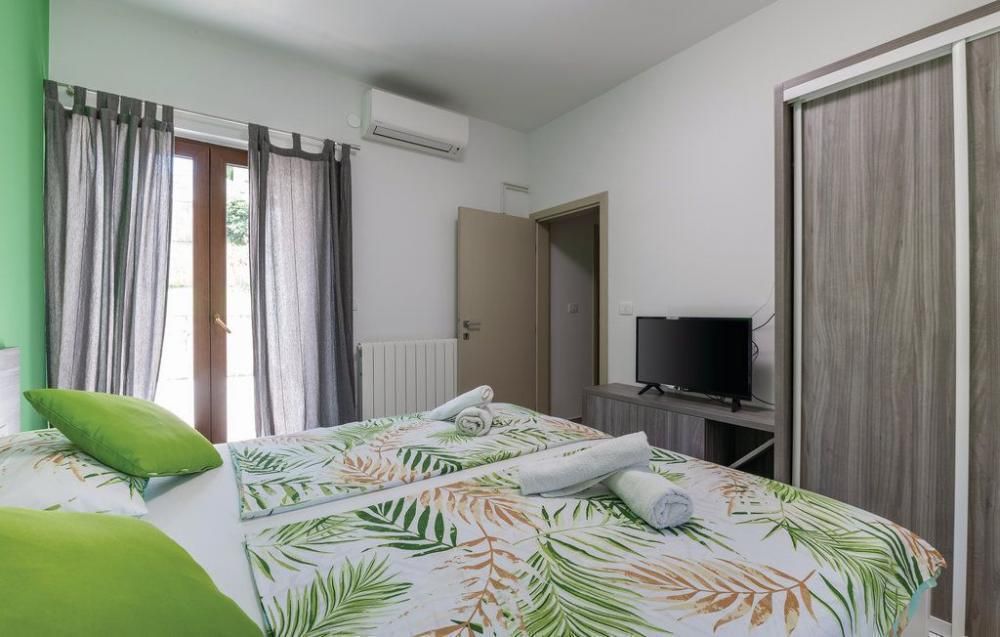 Villa in Pula, Croatia, 565 m² - picture 11