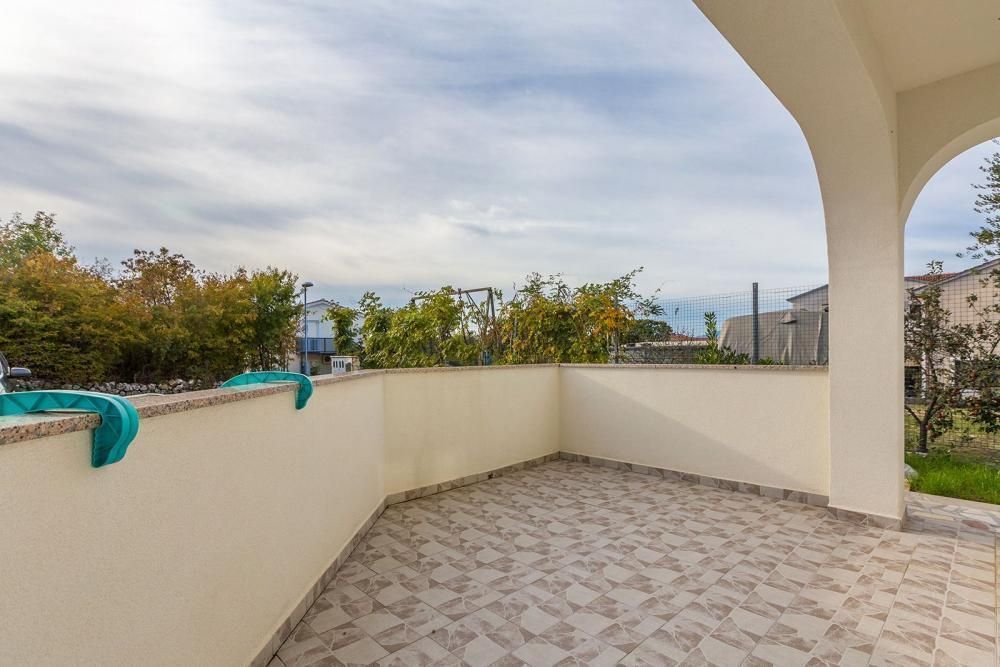 Villa in Malinska-Dubasnica, Croatia, 456 m² - picture 11