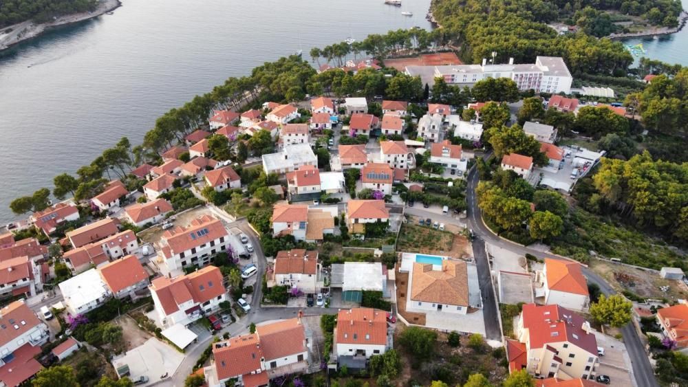 Villa Jelsa, Croacia, 230 m² - imagen 11