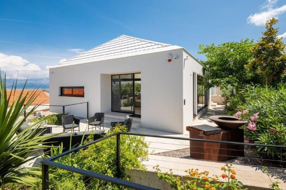 Villa on Brac, Croatia, 250 m² - picture 11