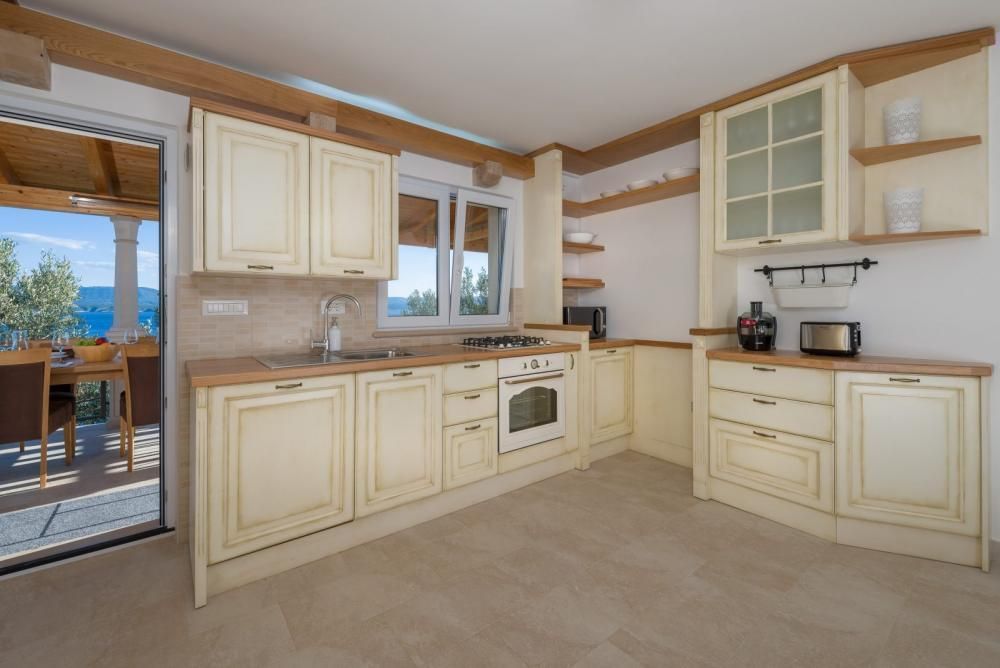 Villa Bol, Croatia, 110 m² - picture 12