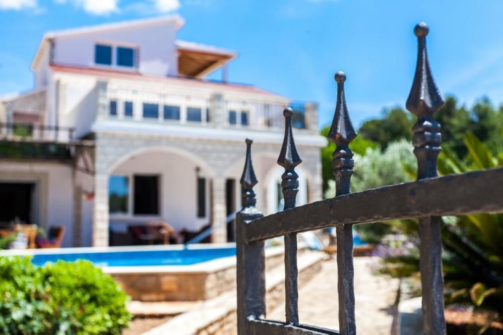 Villa on Korcula island, Croatia, 460 m² - picture 12