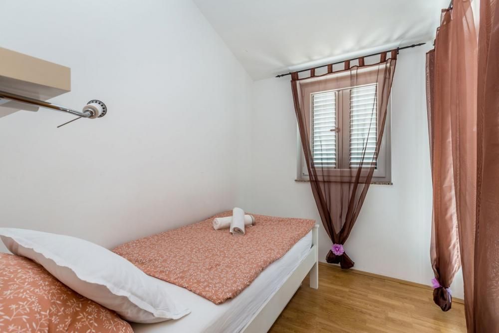 Villa on Krk, Croatia, 200 m² - picture 13