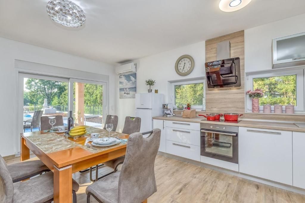 Villa a Antignana, Croazia, 168 m² - foto 13