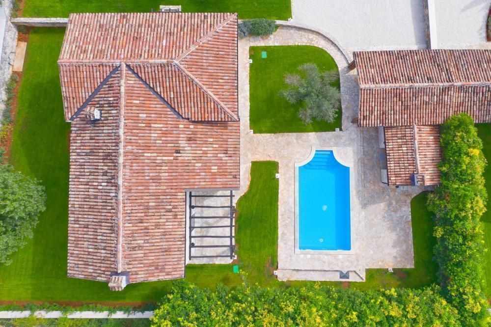 Villa in Tinjan, Croatia - picture 14