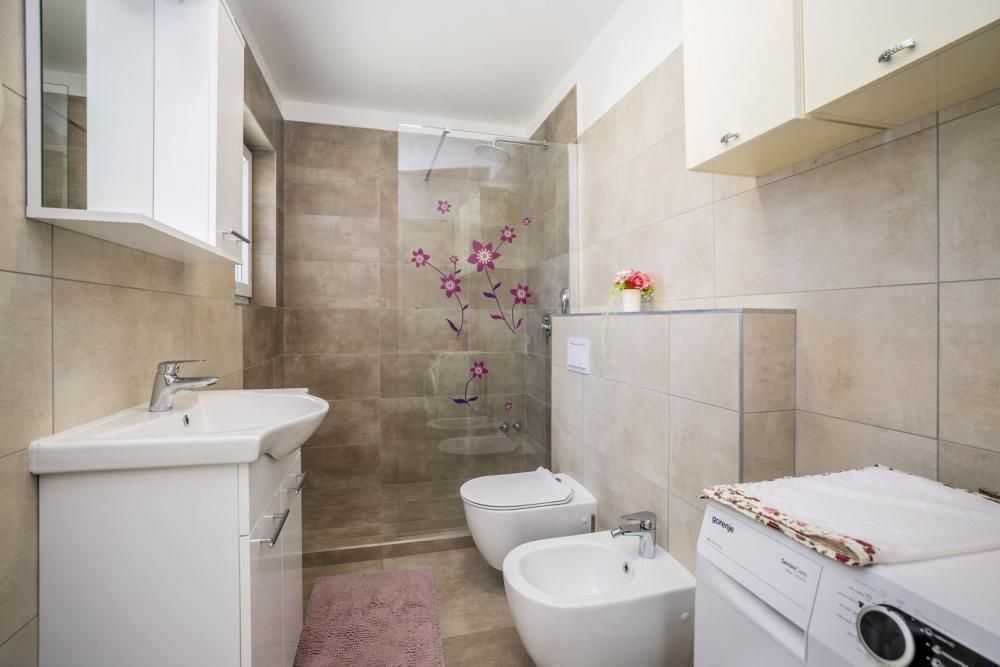 Hotel Čižići, Dobrinj, Croacia, 790 m² - imagen 14