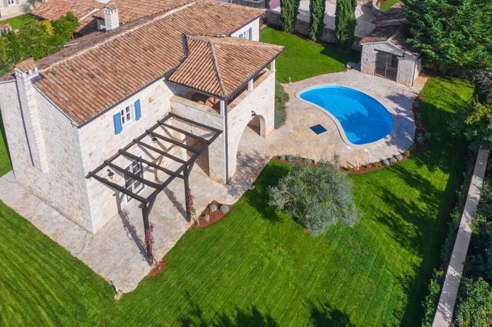 Villa in Tinjan, Croatia - picture 16