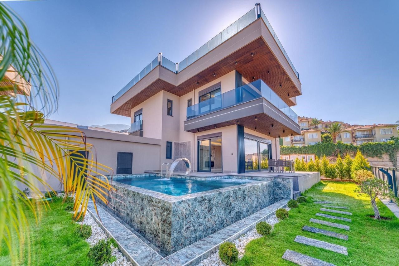 Villa in Alanya, Turkey, 300 m² - picture 1