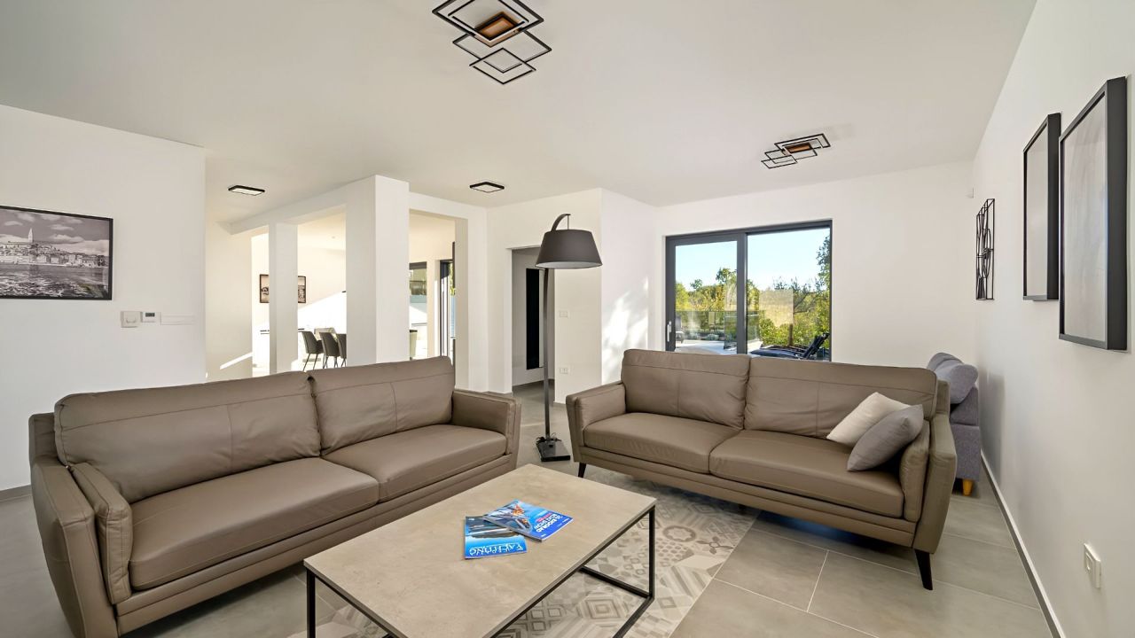 Villa in Svetvincenat, Croatia, 200 m² - picture 16