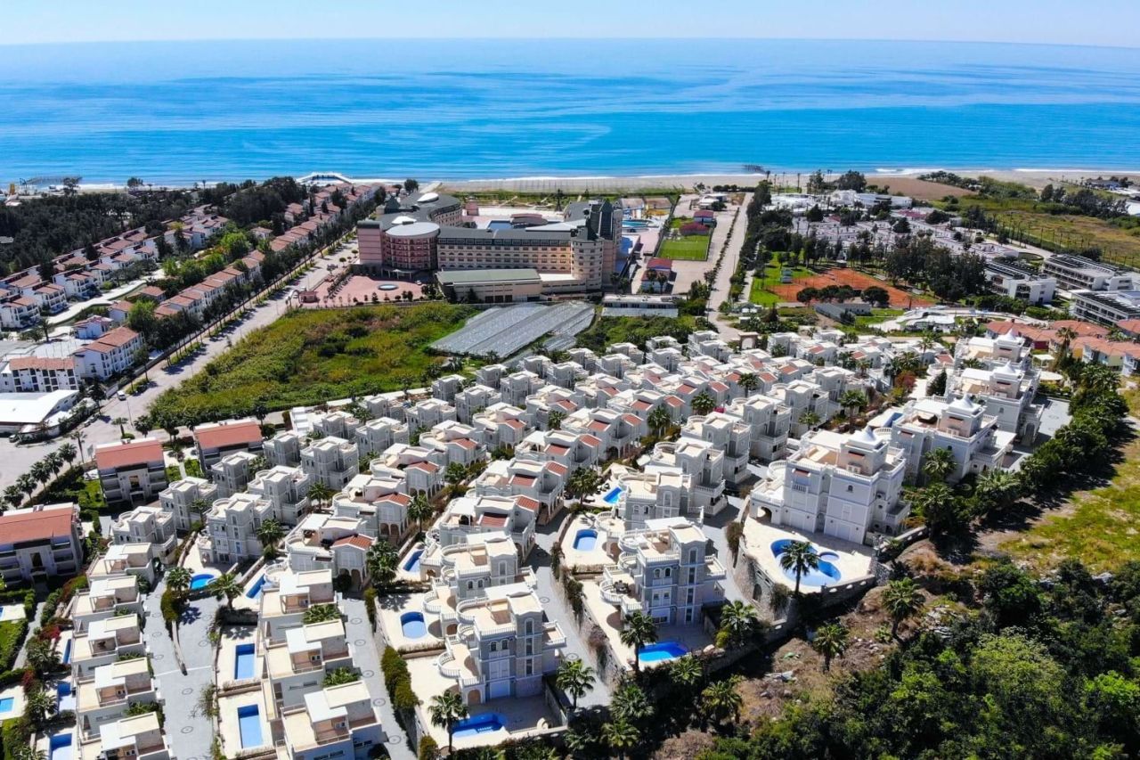Villa à Alanya, Turquie, 250 m² - image 1