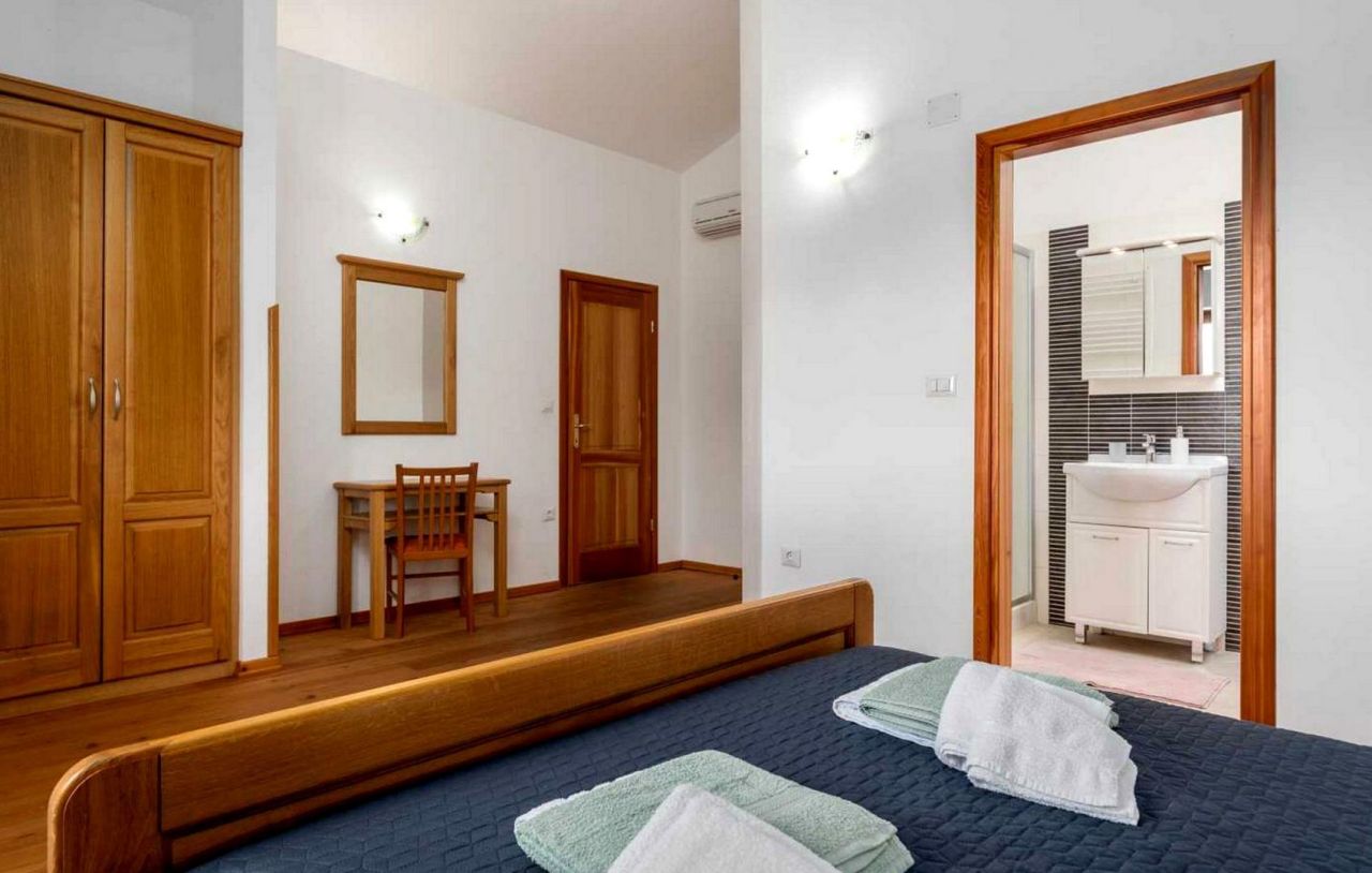 Villa en Tinjan, Croacia, 162 m² - imagen 17