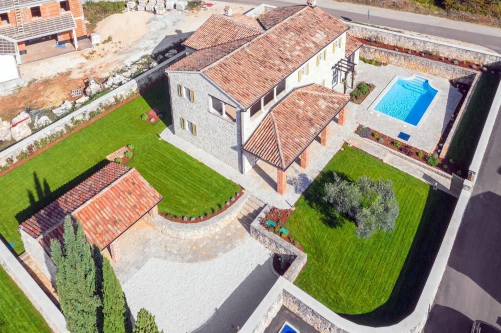 Villa in Tinjan, Croatia - picture 18