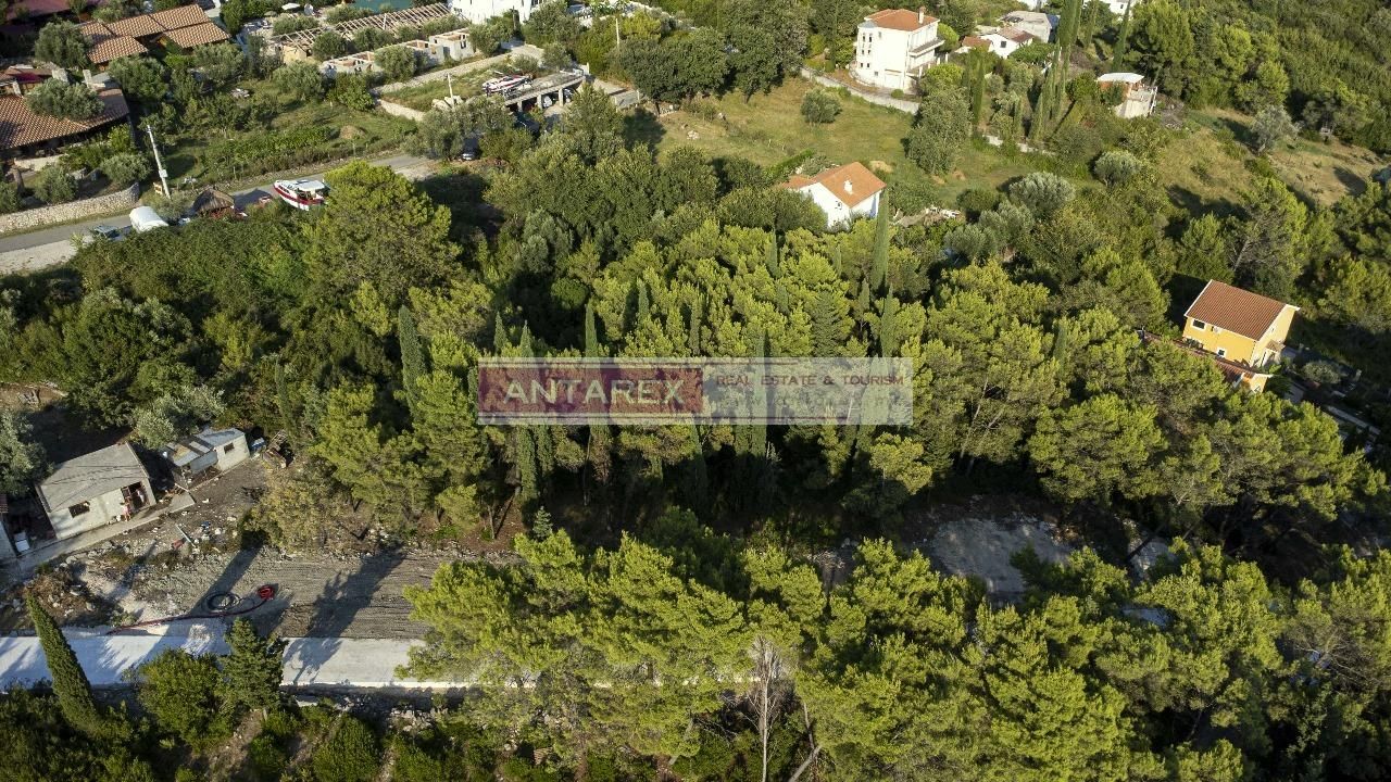 Terreno a Herceg-Novi, Montenegro, 1 830 m2 - foto 2