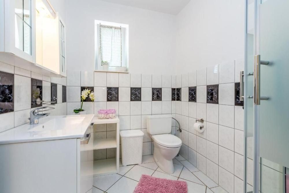 Hotel in Malinska-Dubasnica, Croatia, 681 m² - picture 18