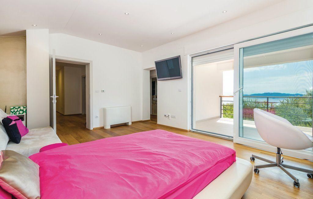 Villa in Bregi, Croatia, 240 m² - picture 17